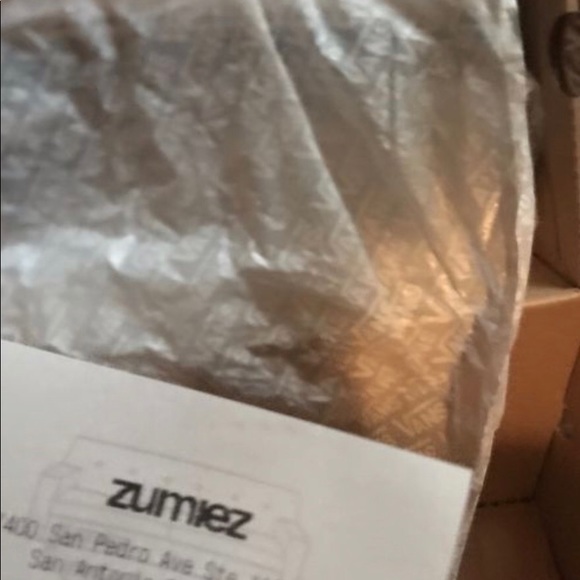 Shoes - Picture 3 of 4